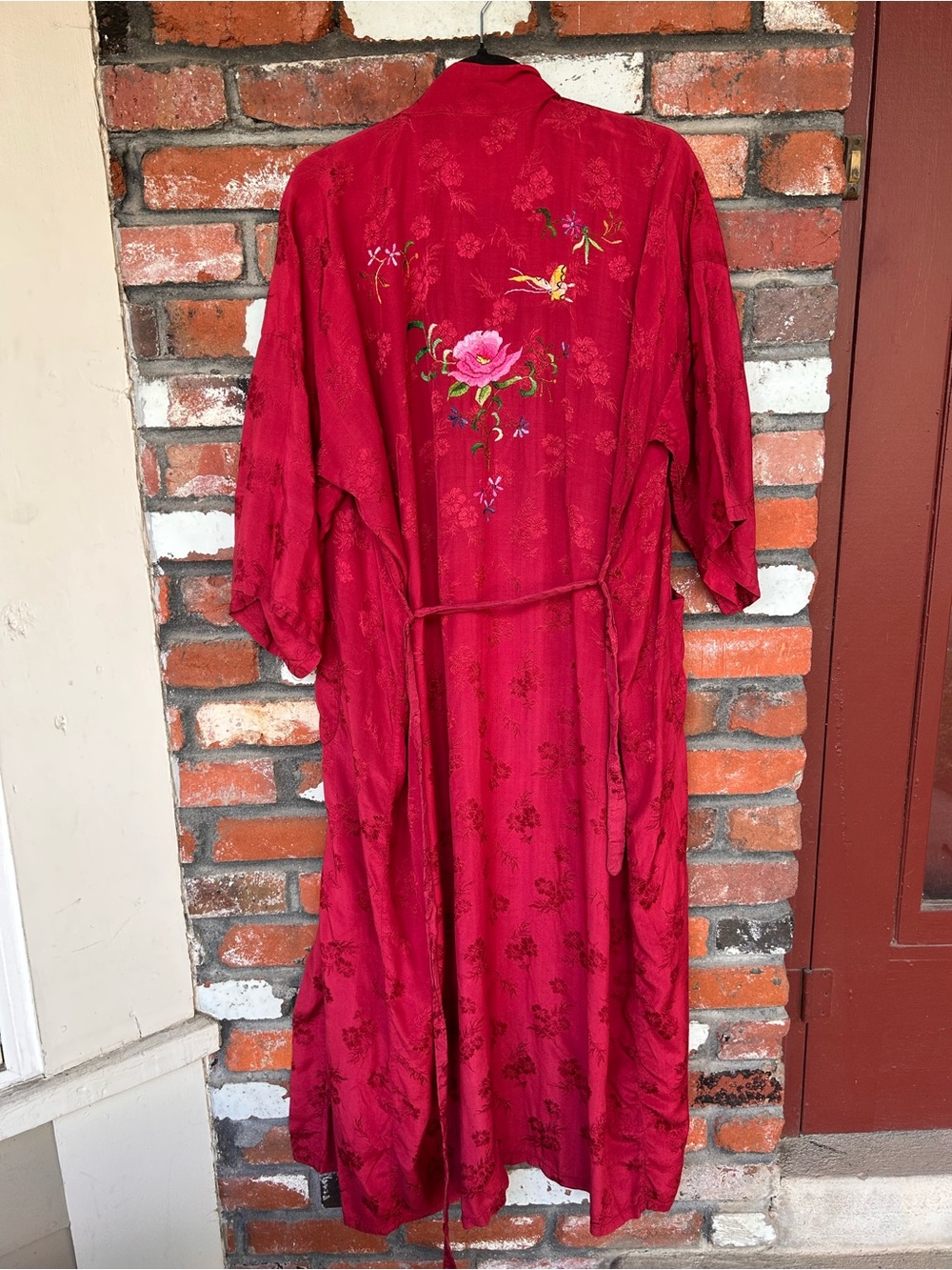 Vintage Chinese embroidered rayon robe OSFM
